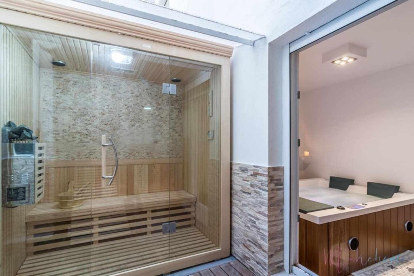 Lujo A Tu Alcance Con Spa Y Garaje Pleno Centro Huelva Exterior photo